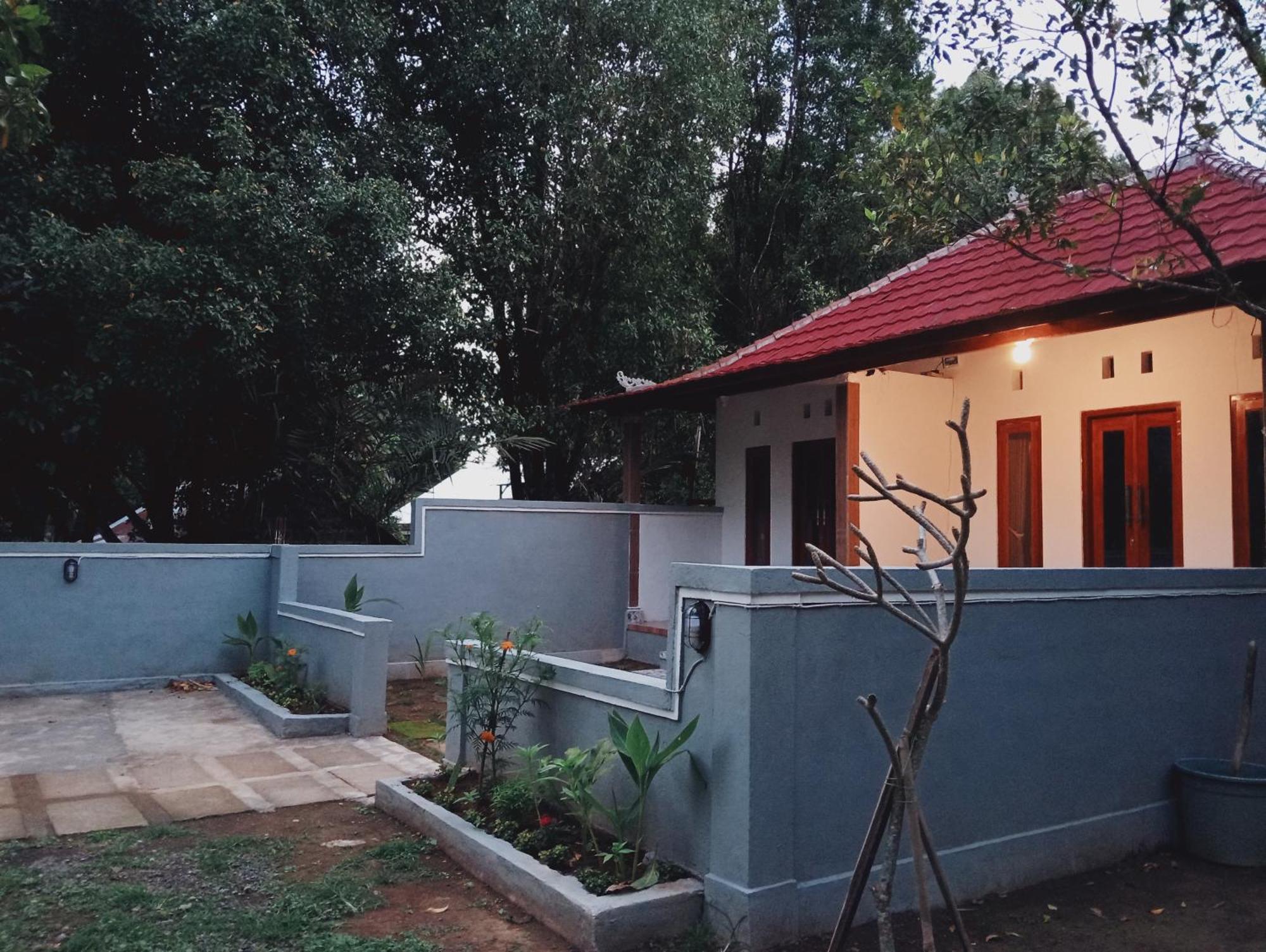 Jepun Homestay Lemukih Сінгараджа Екстер'єр фото